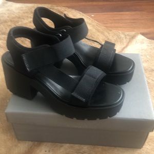 Black sporty sandals by Vagabond..